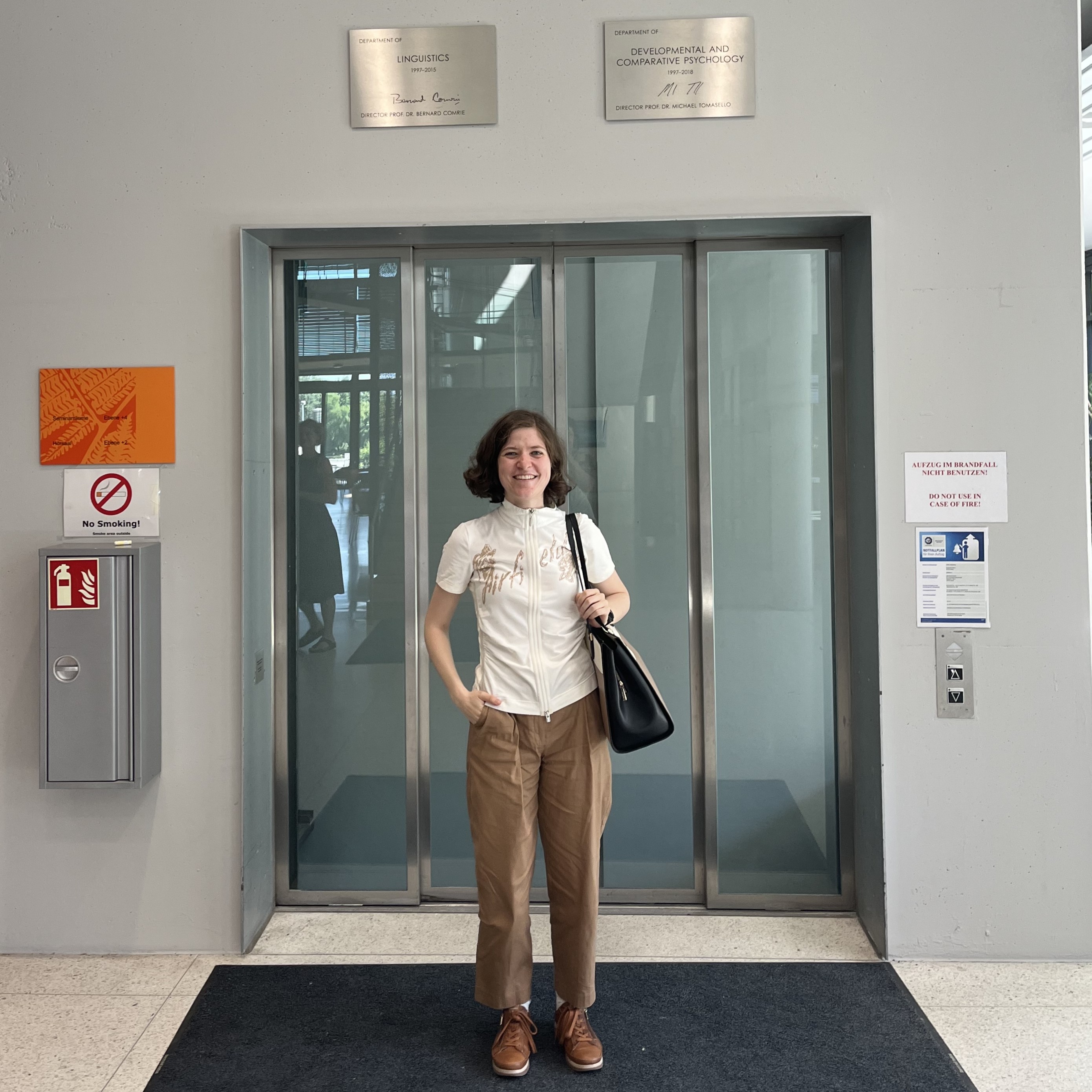 Leonie Weissweiler gave an invited talk at the MPI for Evolutionary Anthropology
